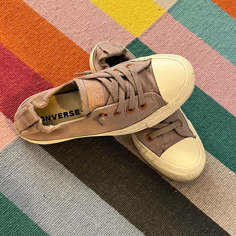 Converse Mauve Pink and Off-White Slip-On Shoreline Sneakers